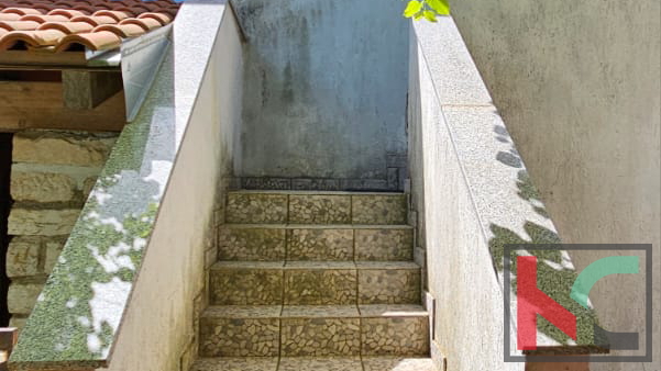 ISTRA, ROVINJ, BLIZINA CENTRA,KUĆA SA DVA STANA, BALKONOM I PARKIRNIM MJESTOM NA 119m2 #PRODAJA