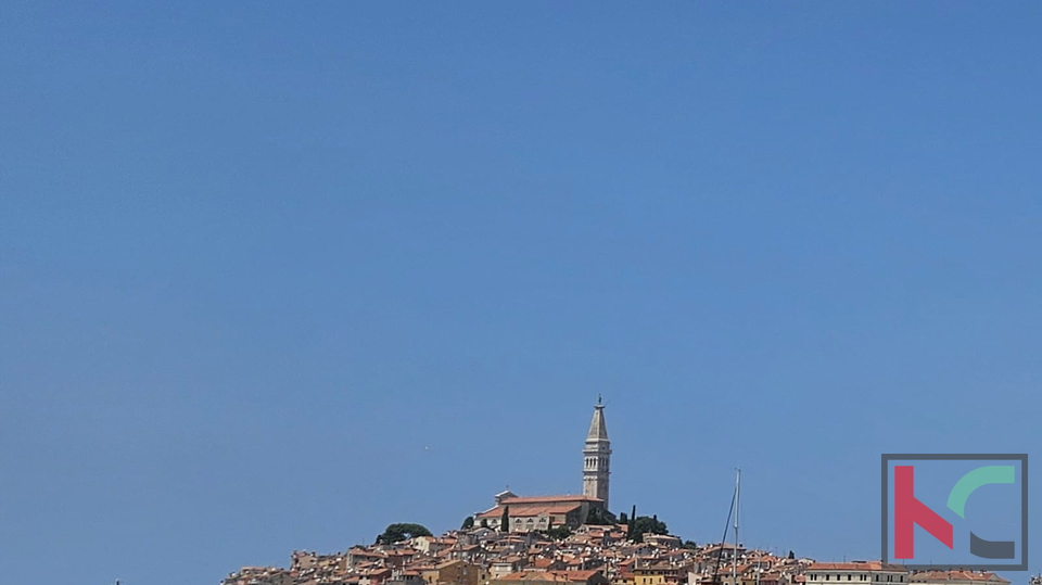 ROVINJ, STAN SA TRI BALKONA I POGLEDOM NA MORE #PRODAJA