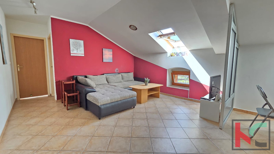 Pula&comma; Veruda&comma; appartamento con tre camere da letto 78&comma;75m2 su due piani