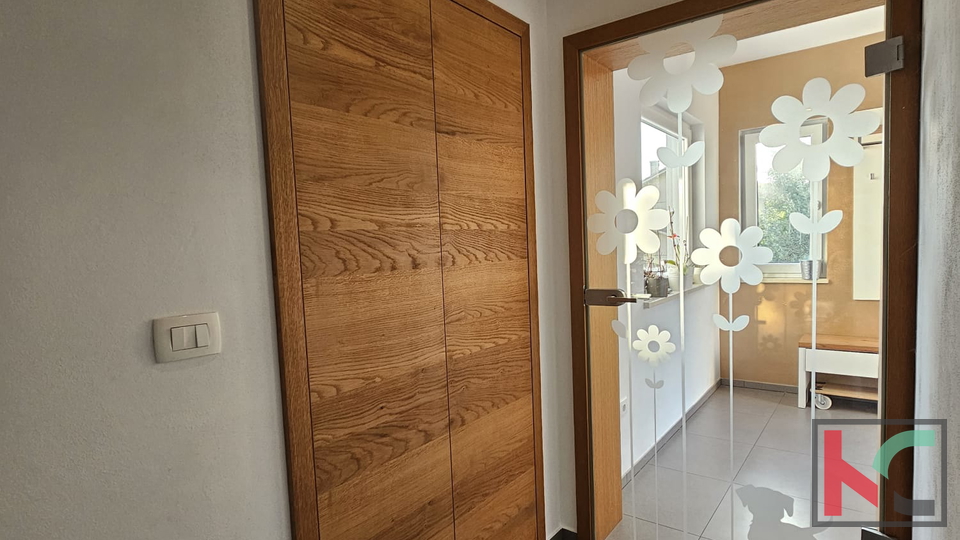 Pula&comma; dru&zcaron;inska hi&scaron;a s bazenom v mirnem delu mesta &num;prodaja