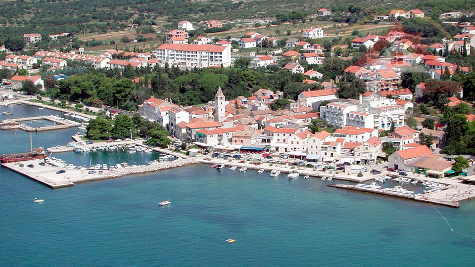 Prodaje se gra&dstrok;evinsko zemlji&scaron;te u Svetom Filipu i Jakovu s pogledom na more i otoke&comma; Zadarska &zcaron;upanija