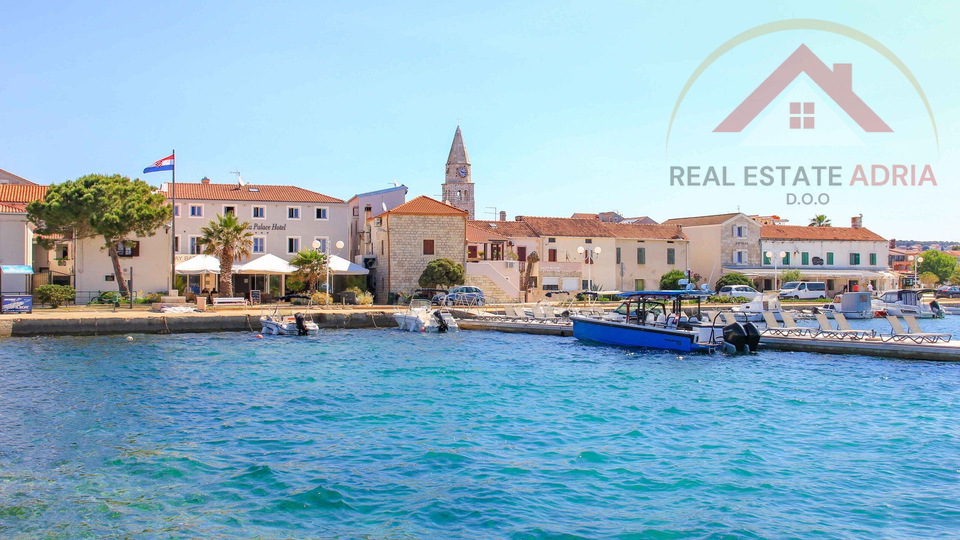 PENTHOUSE-Wohnung zum Verkauf mit Meerblick und Dachterrasse in Turnje, in der Nähe von Biograd na Moru, Gespanschaft Zadar