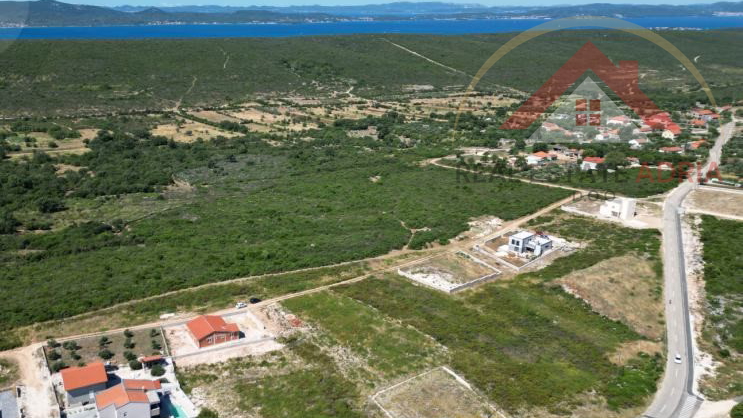 Baugrundstück zum Verkauf in Glavica, in der Nähe von Sukošan, Gespanschaft Zadar