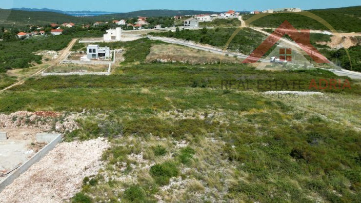 Baugrundstück zum Verkauf in Glavica, in der Nähe von Sukošan, Gespanschaft Zadar