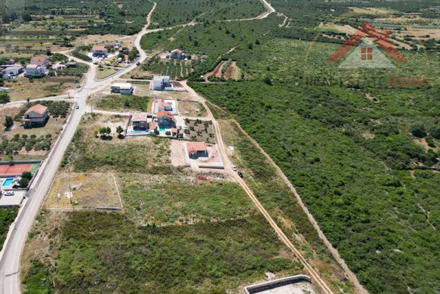 Baugrundstück zum Verkauf in Glavica, in der Nähe von Sukošan, Gespanschaft Zadar