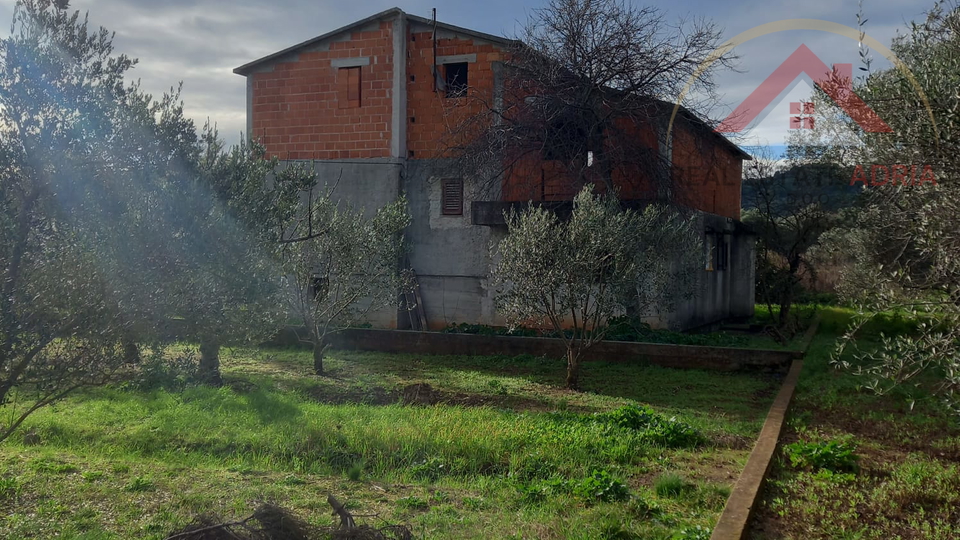 Prodaje se kuća na otoku Ugljanu u mjestu Poljana, Zadarska županija, Hrvatska