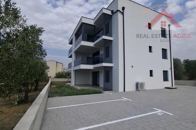 Apartment with garden for sale, new building, Turanj, near Zadar, Zadar county