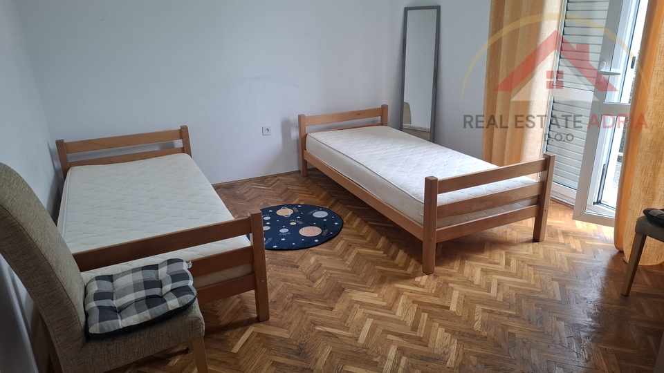 Ein Haus zum Verkauf in Biograd na Moru, nahe dem Strand und dem Zentrum, Gespanschaft Zadar, Kroatien