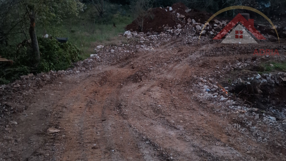 Prodaje se gra&dstrok;evinsko zemlji&scaron;te -Biograd na Moru&comma; mirna lokacija blizu centra i pla&zcaron;e
