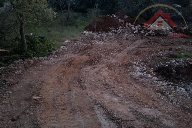Prodaje se građevinsko zemljište -Biograd na Moru, mirna lokacija blizu centra i plaže