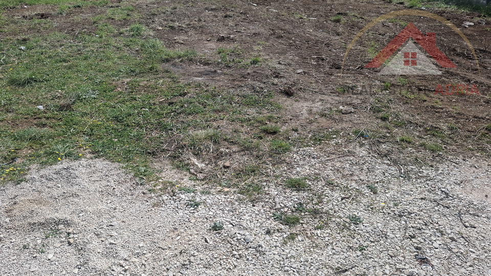 Prodaje se gra&dstrok;evinsko zemlji&scaron;te u Biogradu na Moru od 533 m2