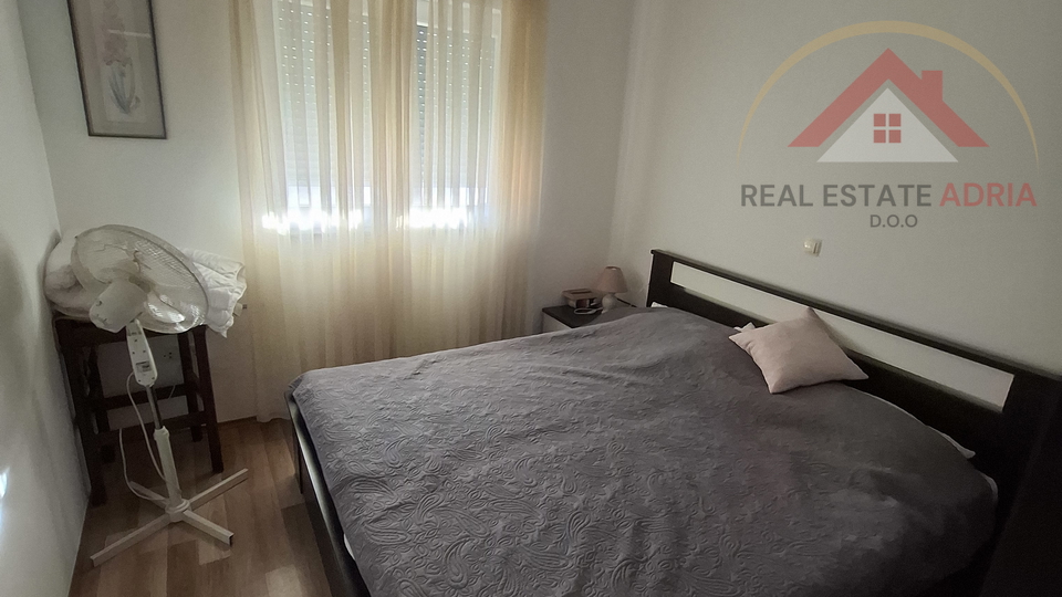 STAN U BIOGRADU NA MORU &ndash; 49 m&sup2; NETO&comma; 700 m OD PLA&Zcaron;E DRA&Zcaron;ICE