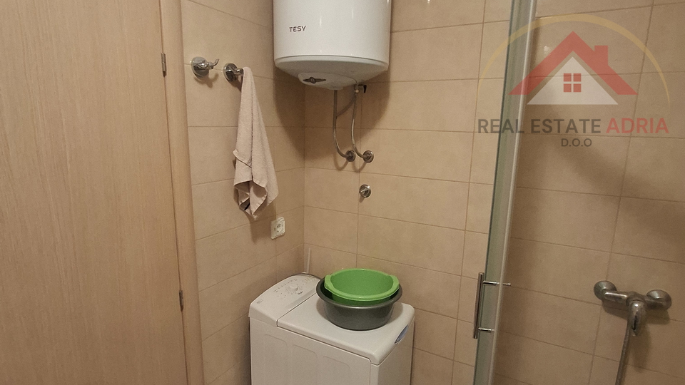 STAN U BIOGRADU NA MORU &ndash; 49 m&sup2; NETO&comma; 700 m OD PLA&Zcaron;E DRA&Zcaron;ICE