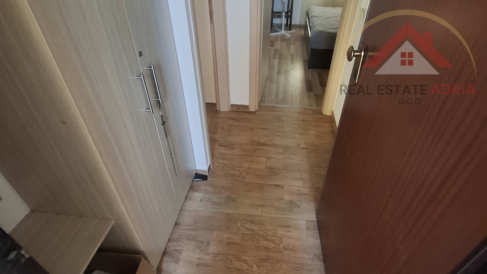 STAN U BIOGRADU NA MORU &ndash; 49 m&sup2; NETO&comma; 700 m OD PLA&Zcaron;E DRA&Zcaron;ICE