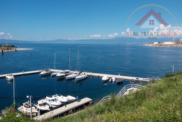 Prodaje se lijepo građevinsko zemljište 642 m2 maslinik u Biogradu na Moru, Dalmacija, Zadarska županija