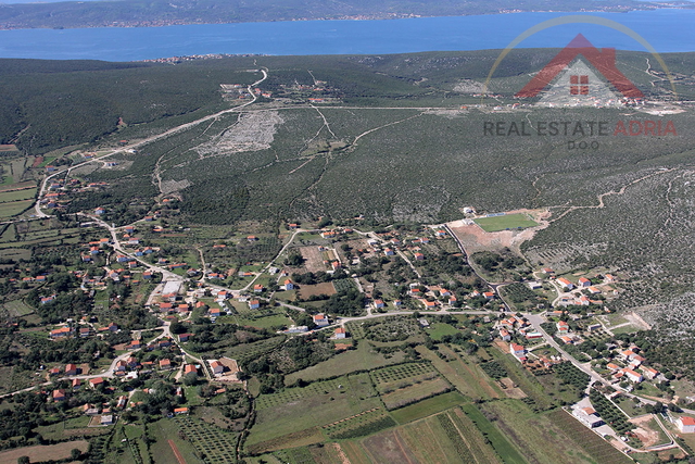 Prodaje se lijepo uređeno građevinsko zemljište u Donjim Raštanima, Zadarska županija