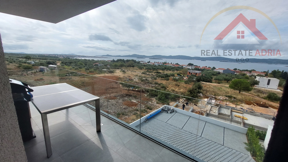 Beautiful apartment with a sea view in Sv. Filip i Jakov