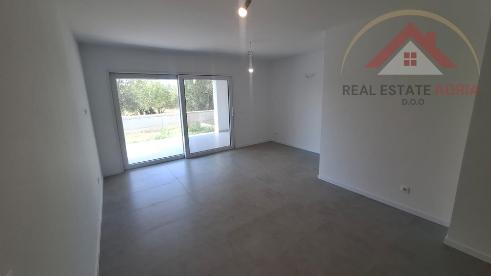 Apartment with garden for sale, new building, Turanj, near Zadar, Zadar county