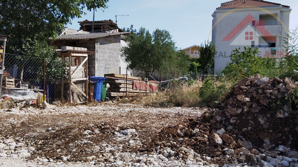 Prodaje se građevinsko zemljište u Biogradu na Moru