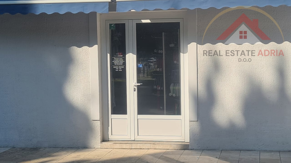 FOR SALE: House with three apartments and commercial space in the center of Biograd na Moru, Zadar County, Croatia