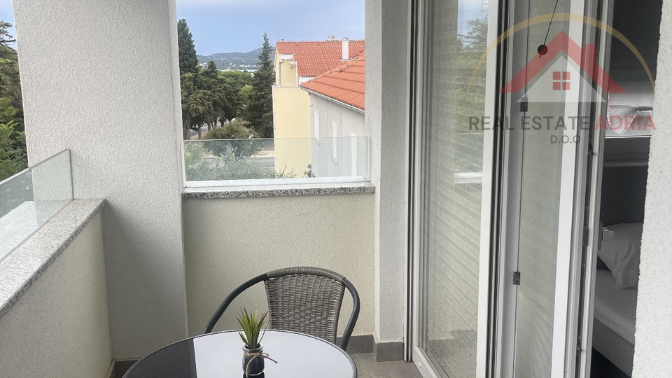 Iznajmljuje se stan u novoj zgradi Biograd na Moru