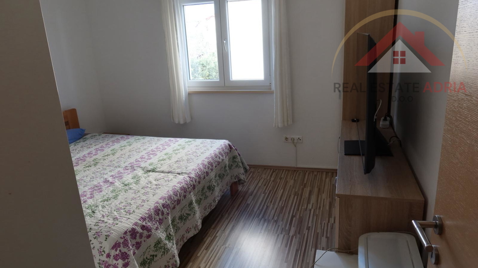 Prodaje se dvosoban stan u Pako&scaron;tanima&comma; Zadarska &zcaron;upanija s pogledom na more