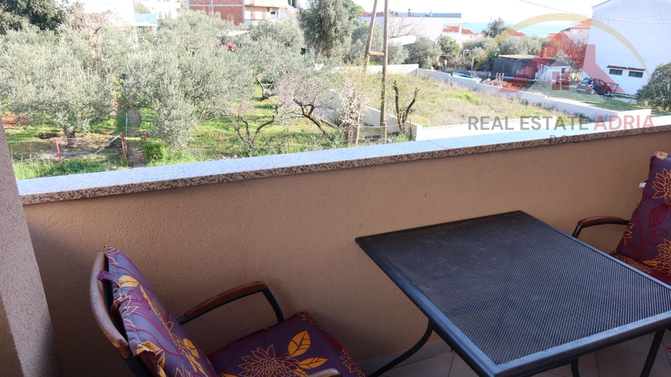 Prodaje se dvosoban stan u Pako&scaron;tanima&comma; Zadarska &zcaron;upanija s pogledom na more