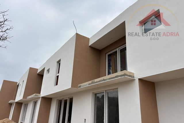 Terraced house with garden for sale in Draga, Dalmatia, Zadar, Croatia