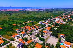 Prodaje se poljoprivredno zemljište uz građevinsku zonu u Crnom, Zadar