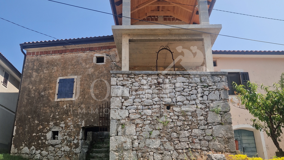 stara kamena kuća za uređenje