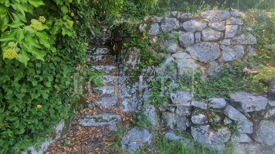 građevinski teren sa otvorenim pogledom