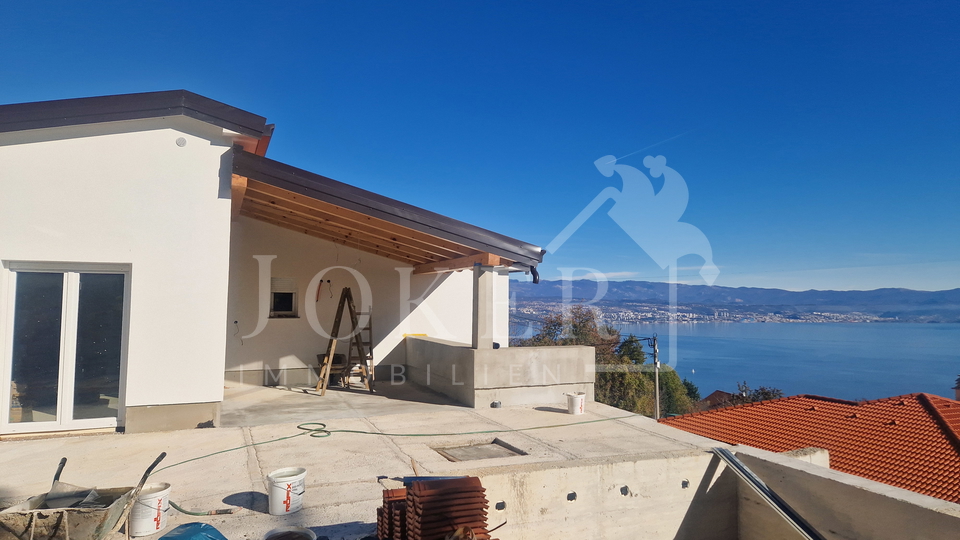 Kuća u završnoj fazi gradnje sa otvorenim pogledom