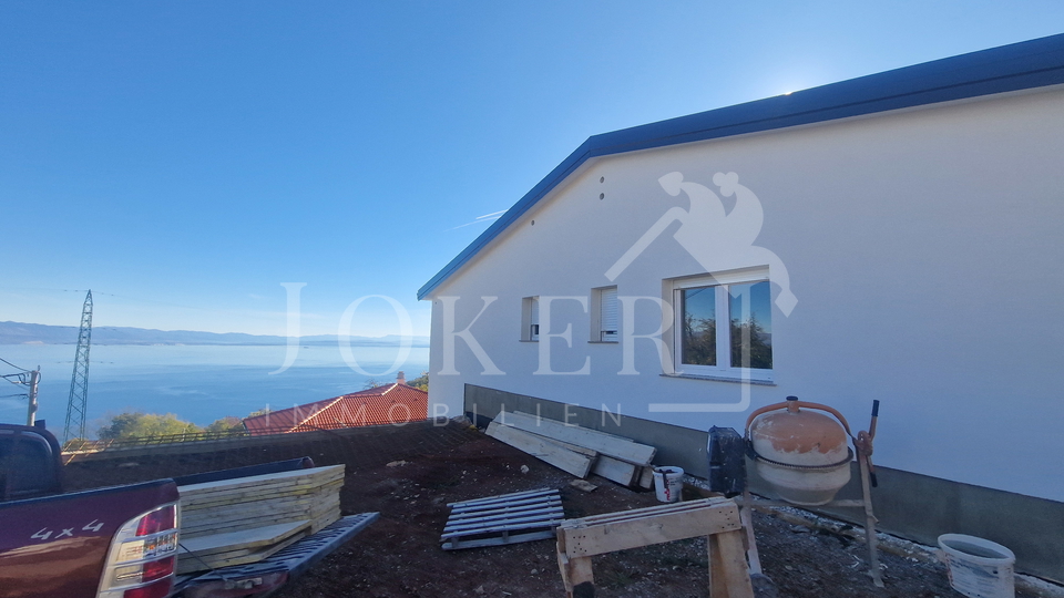 Kuća u završnoj fazi gradnje sa otvorenim pogledom