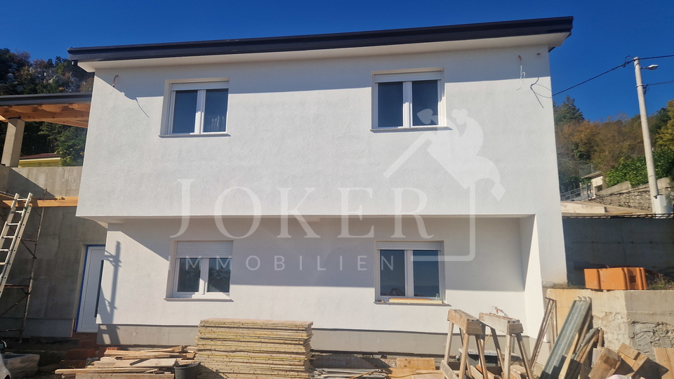 Kuća u završnoj fazi gradnje sa otvorenim pogledom