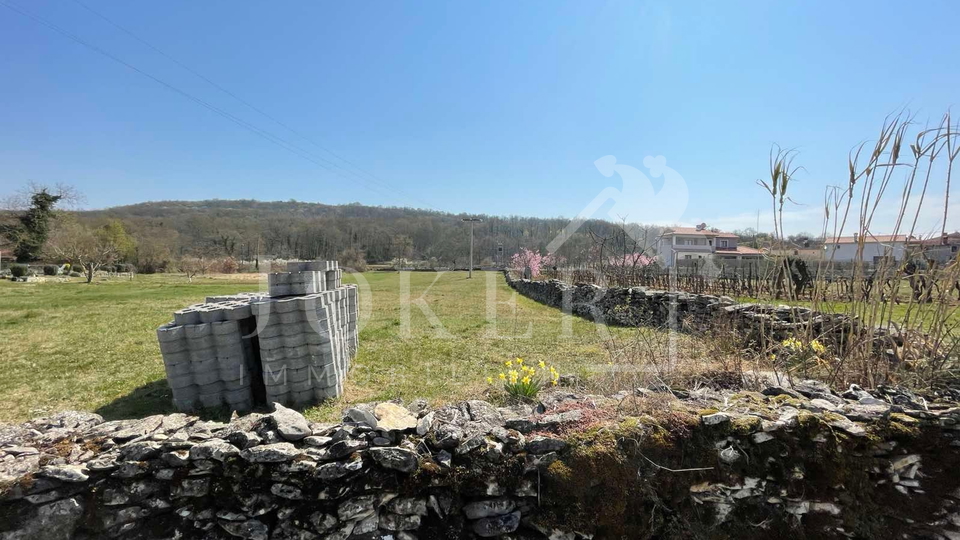 građevinski teren na predivnoj lokaciji