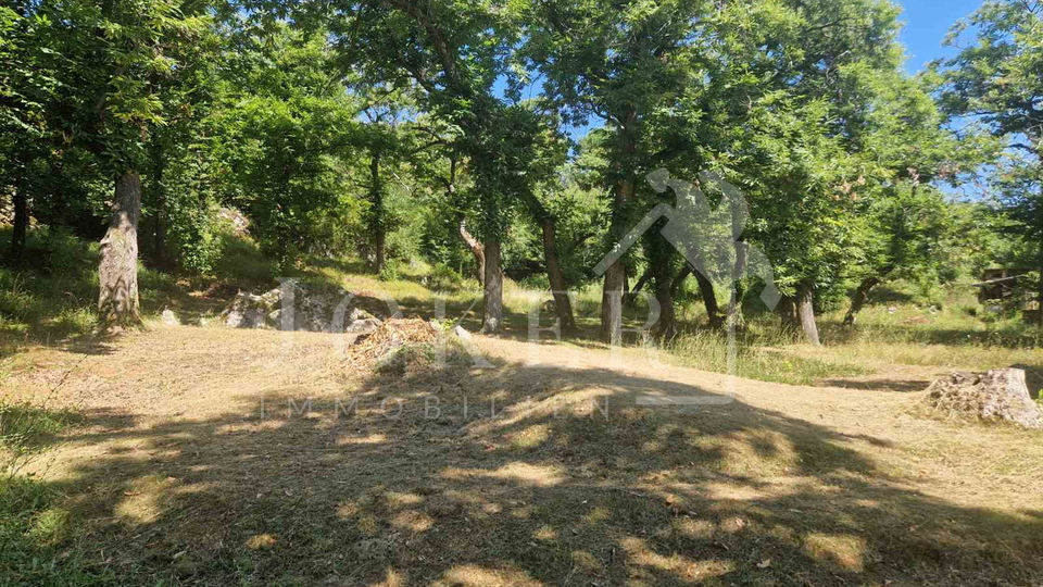 Građevinski teren  na mirnom i tihom mjestu