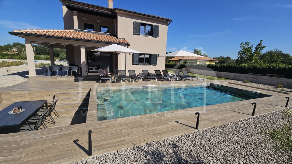 House&comma; 165 m2&comma; For Sale&comma; Labin - Vine&zcaron;