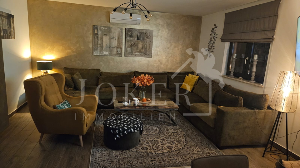 House&comma; 165 m2&comma; For Sale&comma; Labin - Vine&zcaron;