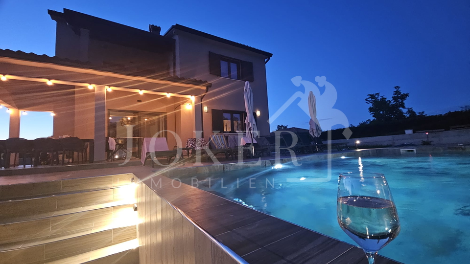 House&comma; 165 m2&comma; For Sale&comma; Labin - Vine&zcaron;