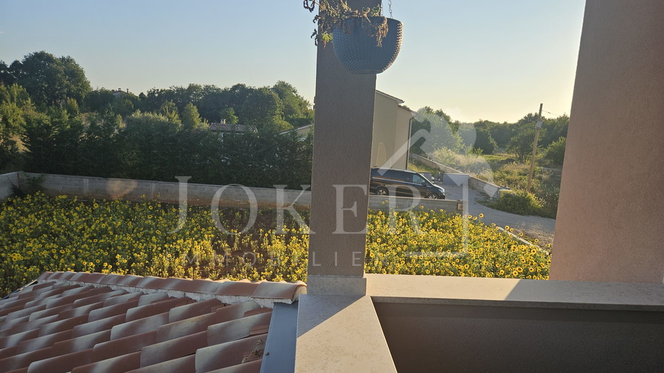 House&comma; 165 m2&comma; For Sale&comma; Labin - Vine&zcaron;