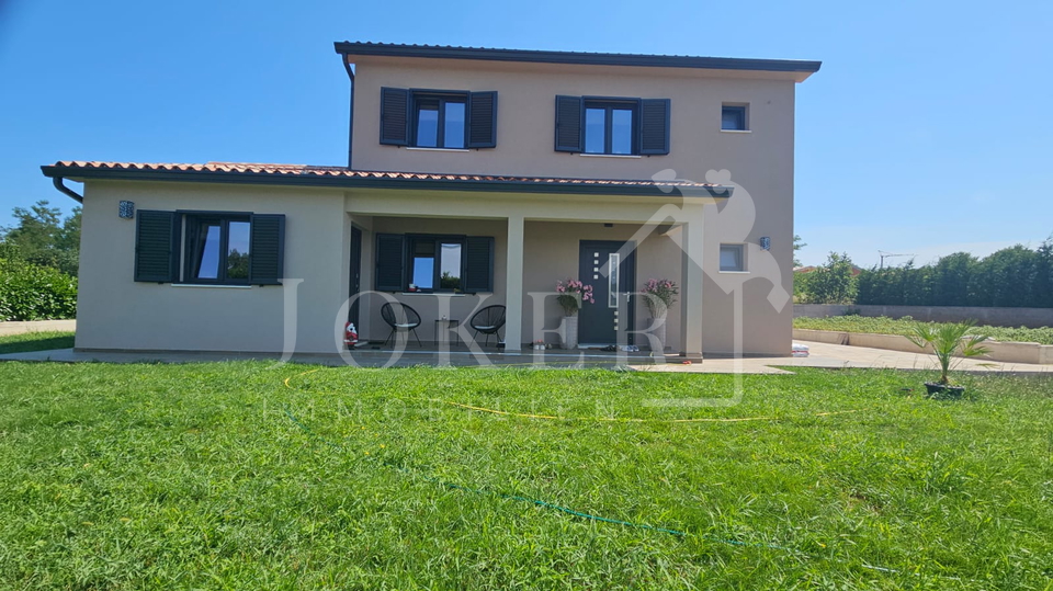 House&comma; 165 m2&comma; For Sale&comma; Labin - Vine&zcaron;