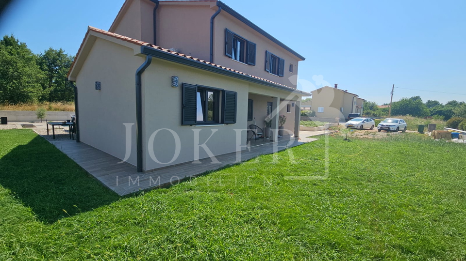 House&comma; 165 m2&comma; For Sale&comma; Labin - Vine&zcaron;