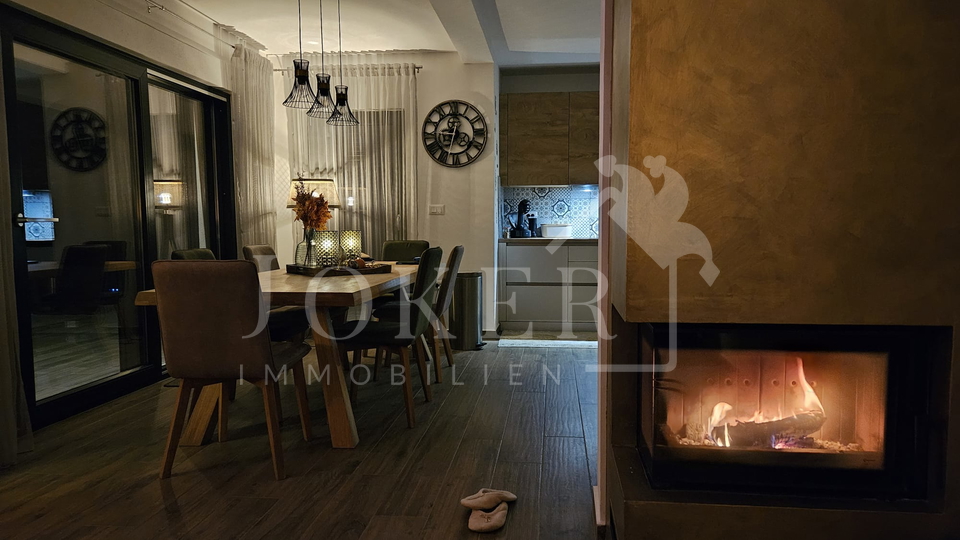 House&comma; 165 m2&comma; For Sale&comma; Labin - Vine&zcaron;