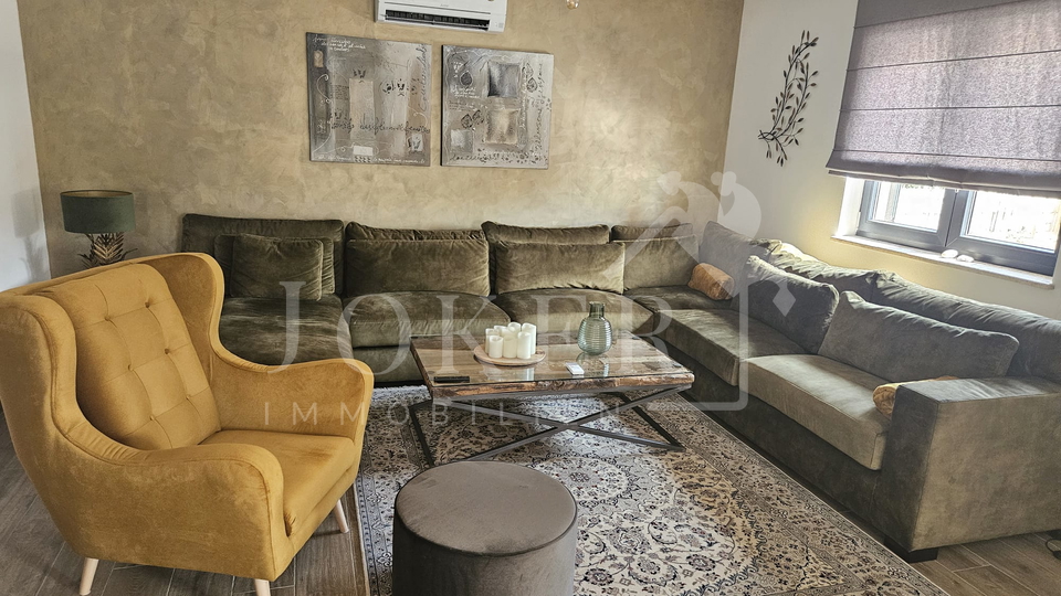 House&comma; 165 m2&comma; For Sale&comma; Labin - Vine&zcaron;