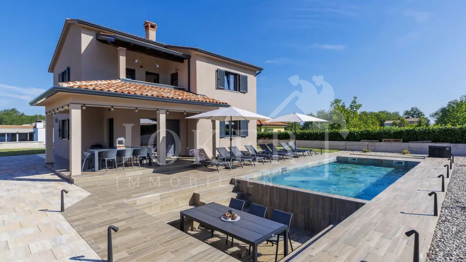 House&comma; 165 m2&comma; For Sale&comma; Labin - Vine&zcaron;