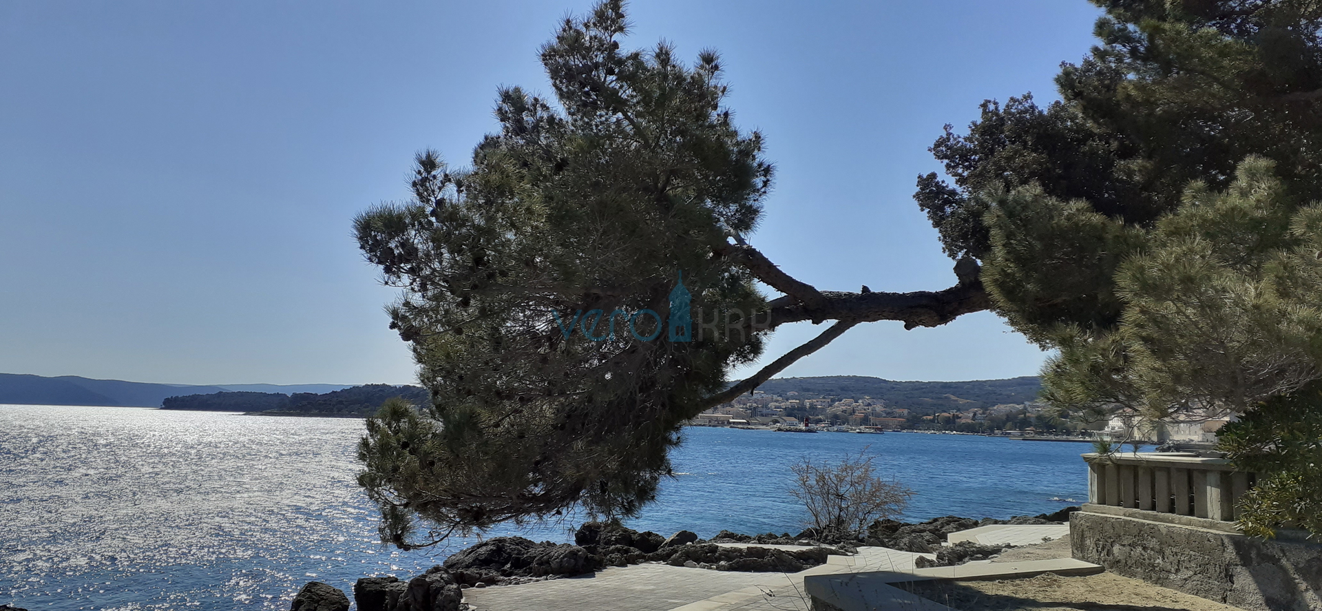 Krk, Kornić, Ackerland in der Nähe der Stadt Krk, 1135 m2