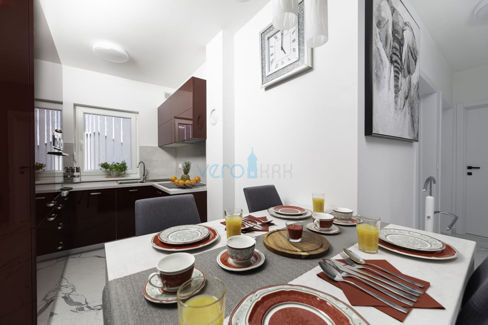 Uvala Soline, PRILIKA! Moderan trosoban stan sa prekrasnim pogledom na more