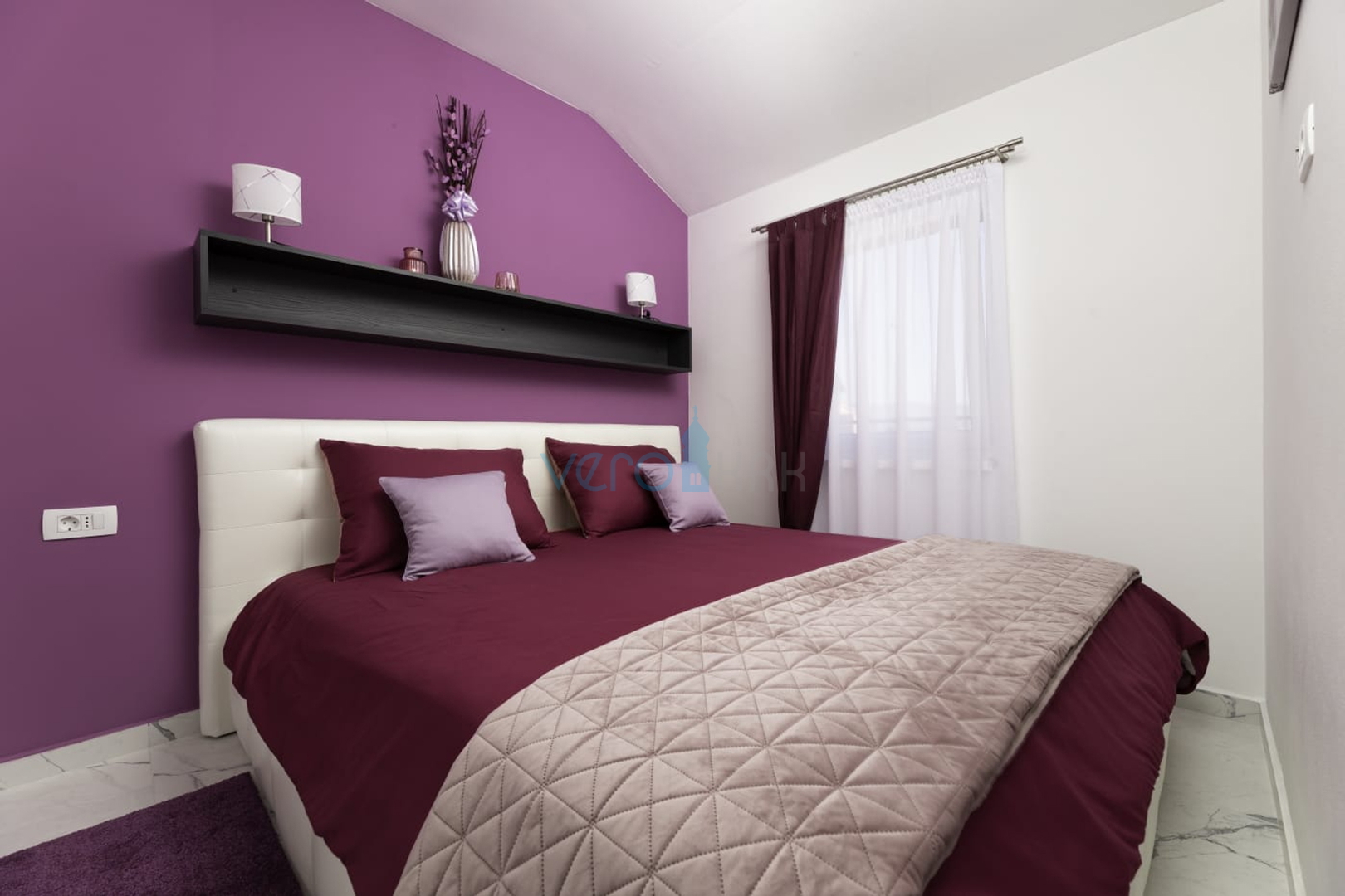 Uvala Soline, PRILIKA! Moderan trosoban stan sa prekrasnim pogledom na more