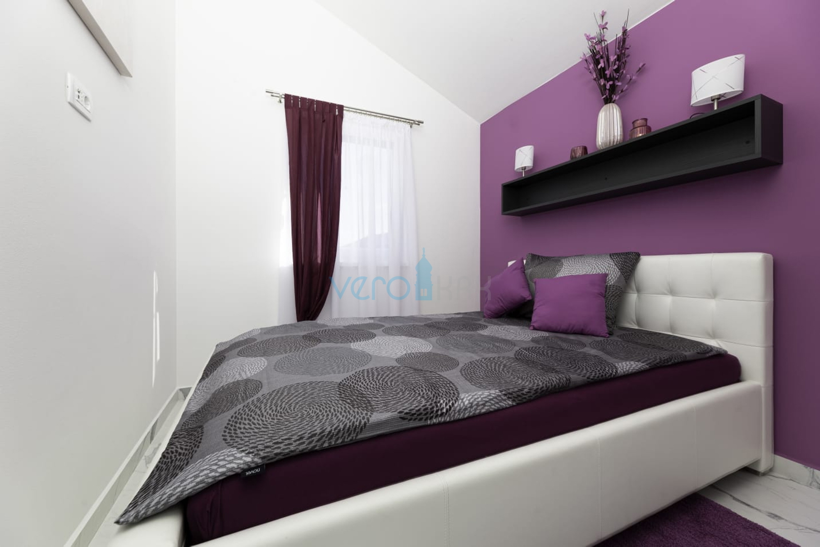 Uvala Soline, PRILIKA! Moderan trosoban stan sa prekrasnim pogledom na more