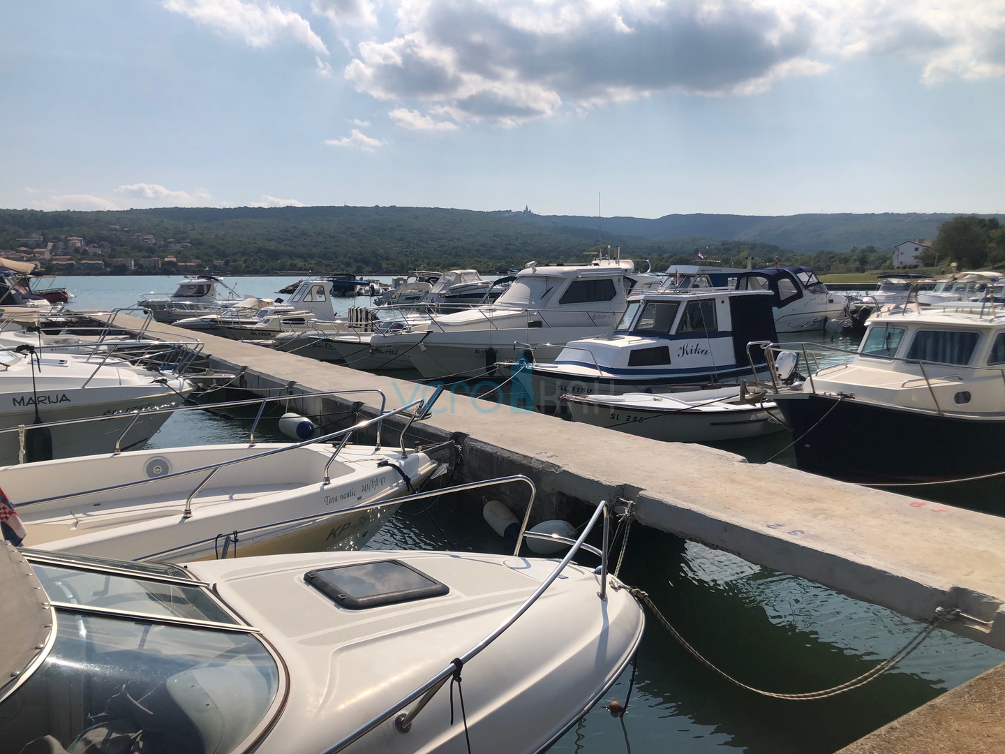 Uvala Soline, PRILIKA! Moderan trosoban stan sa prekrasnim pogledom na more